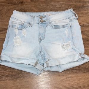 Women’s jean shorts low rise